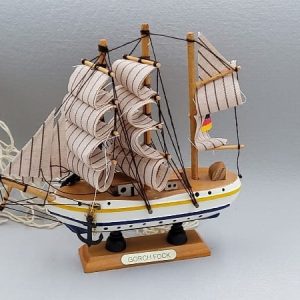 Gorch Fock Modellschiff ca. 16 cm aus Holz, Detailgetreu, Sammlerstück