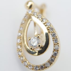 Kleiner Ohrstecker in goldener Farbe mit viel Glitzer Strass Ohrring